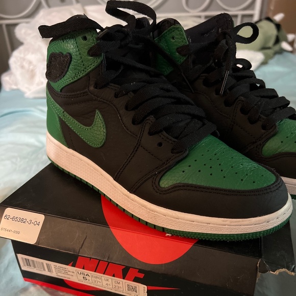 Pine Green Jordan 1